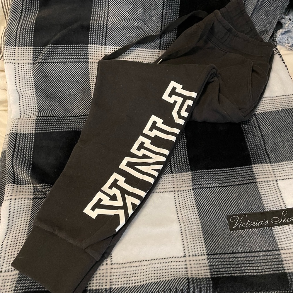 VS Pink Jogger Sweatpants